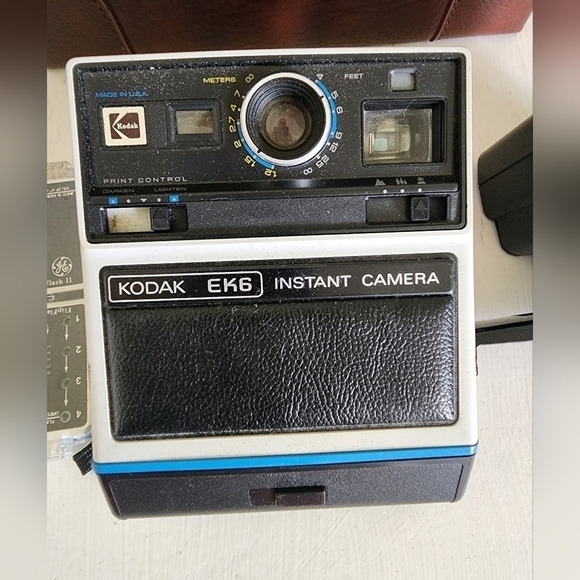 Kodak ek6 instant camera with accessories. - Picture 3 of 5